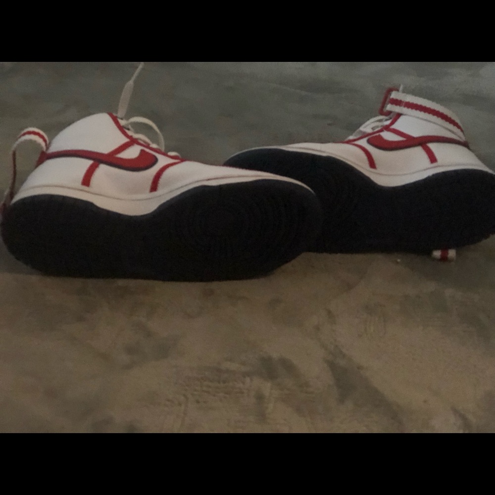 Custom made Nike! - Picture 4 of 5